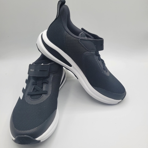 Adidas youth shoes - Picture 2 of 4